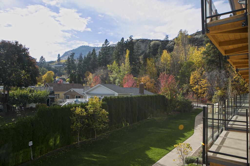 Summerland Waterfront Resort & Spa Exterior photo